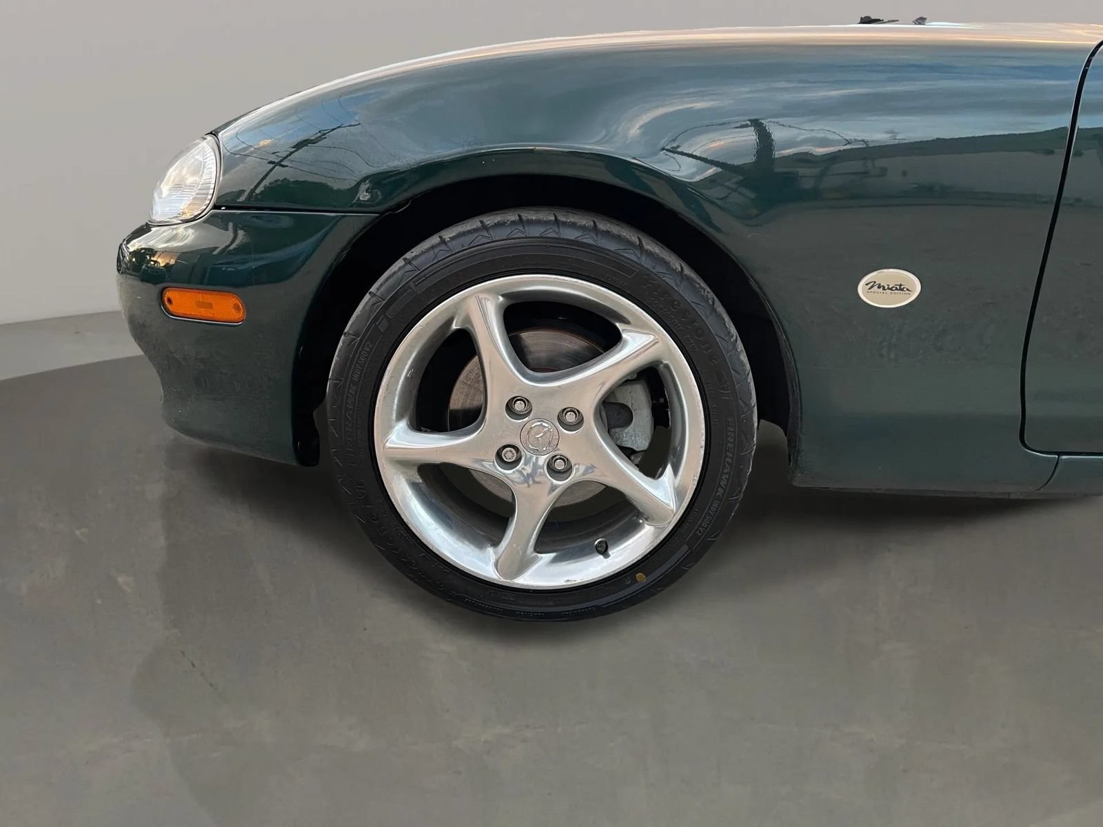 Used 2001 MAZDA MX-5 Miata RWD image 8