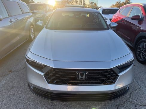 Used 2024 Honda Accord EX image 2