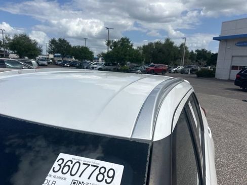 Used 2019 Nissan Kicks SR w/ SR Premium Package image 11