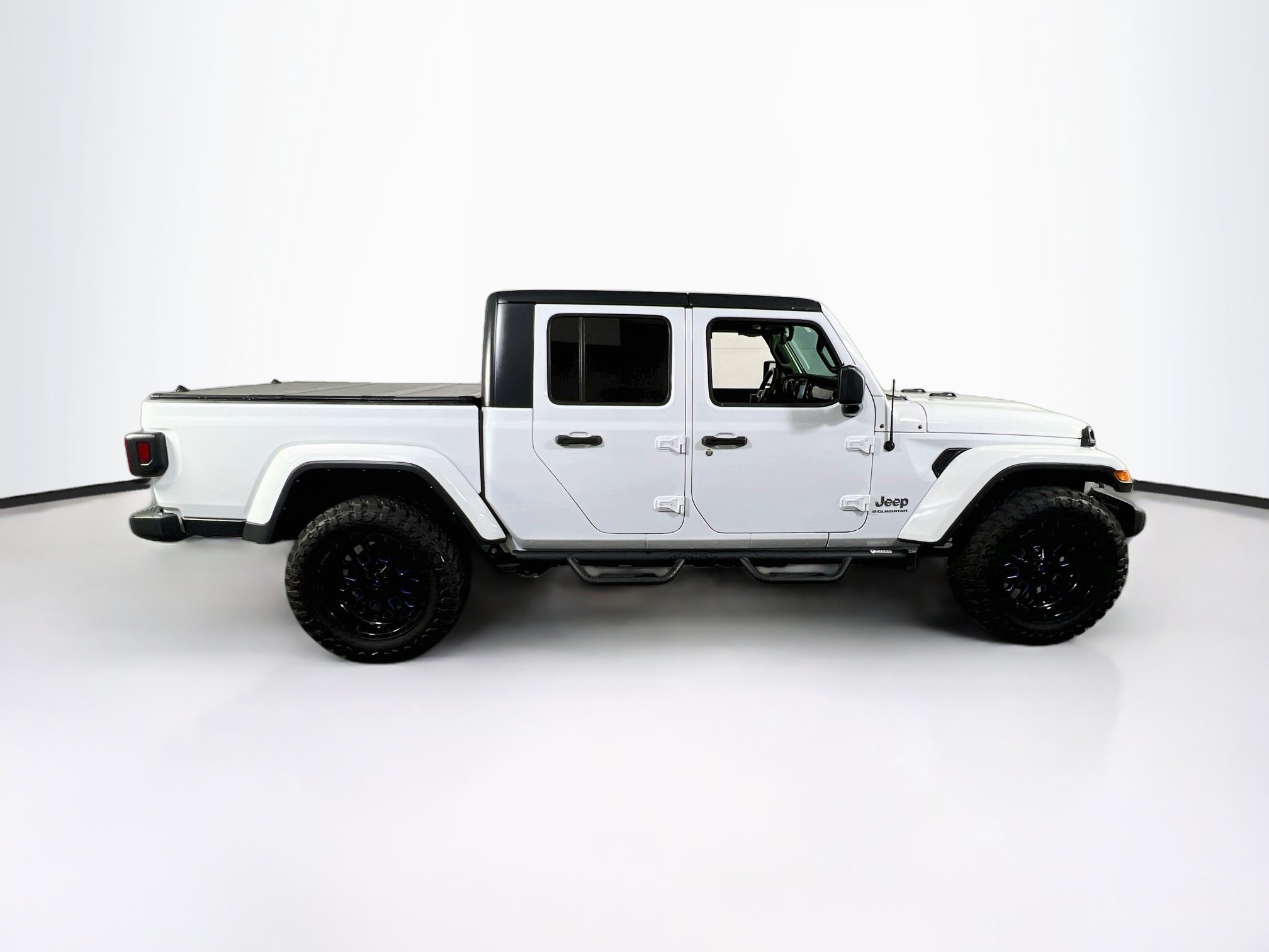 Used 2023 Jeep Gladiator Overland AWD/4WD image 4