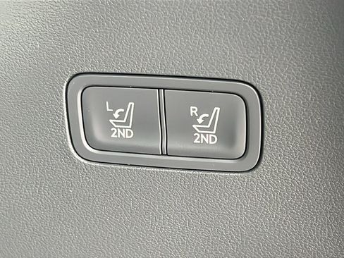 Used 2025 Hyundai Santa Fe SEL AWD/4WD image 12