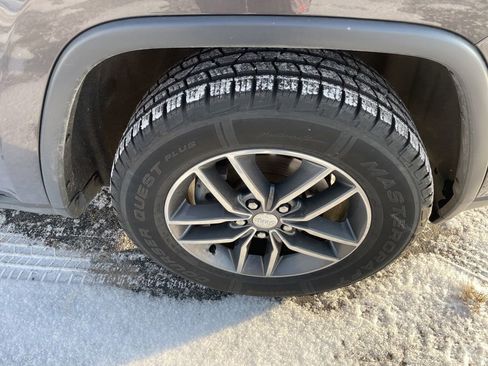 Used 2018 Jeep Grand Cherokee Limited image 12