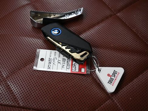 Used 2023 BMW iX xDrive50 w/ Premium Package AWD/4WD image 29