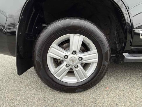 Used 2015 Toyota Land Cruiser image 43