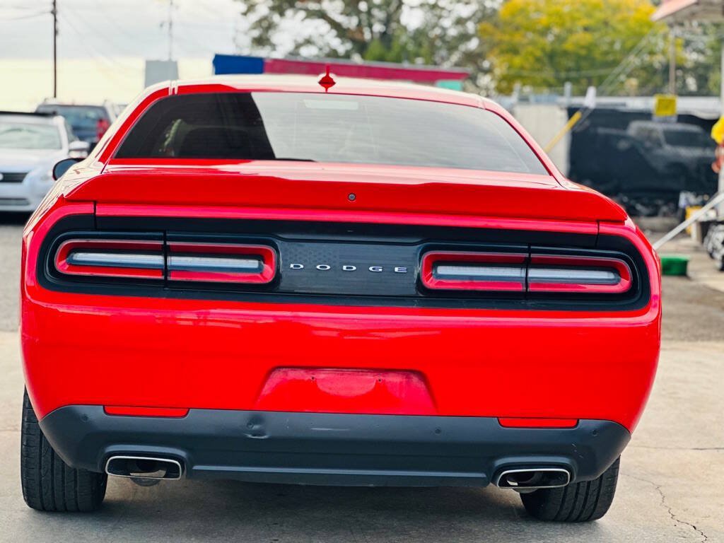 Used 2015 Dodge Challenger SXT Plus RWD image 7