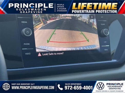 Used 2023 Volkswagen Taos SE w/ Panoramic Sunroof Package FWD image 20