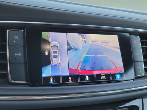 Used 2024 Buick Enclave Premium image 28