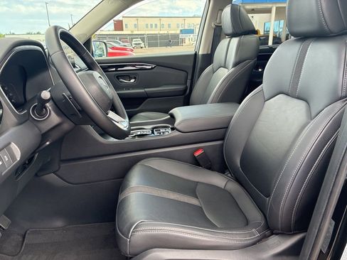 Certified 2024 Honda Pilot Touring image 10