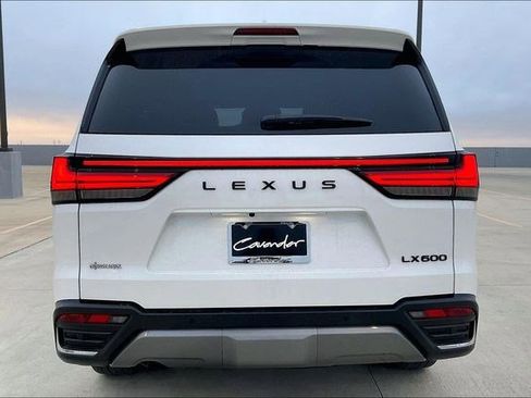 Used 2025 Lexus LX 600 4WD w/ Luxury Package image 5
