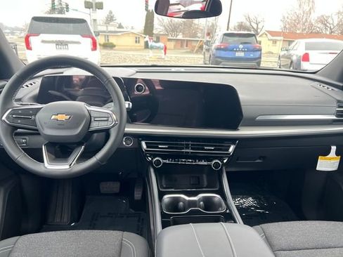 New 2025 Chevrolet Traverse LT w/ Driver Confidence Package image 9