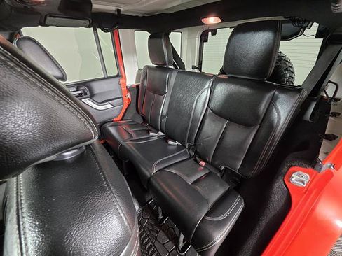 Used 2015 Jeep Wrangler Unlimited Sahara w/ Max Tow Package AWD/4WD image 31