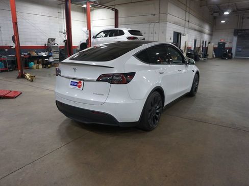 Used 2024 Tesla Model Y Performance AWD/4WD image 25