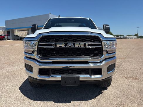 Used 2024 RAM 2500 Tradesman w/ Chrome Appearance Group AWD/4WD image 9