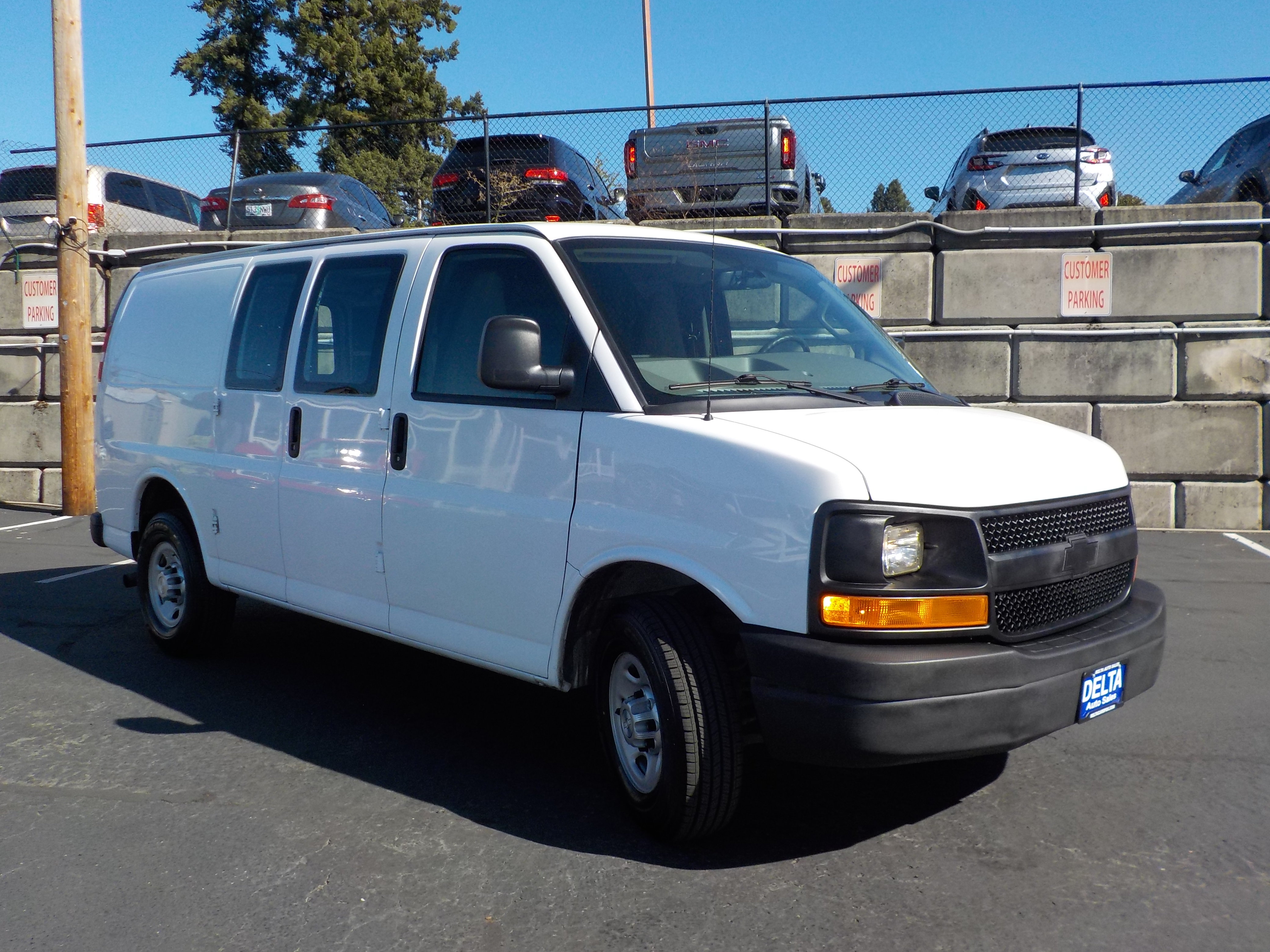 Used 2016 Chevrolet Express 2500 w/ Cold Climate Package RWD image 1