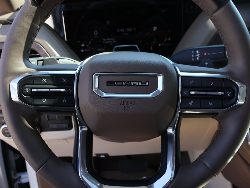 Certified 2026 GMC Yukon Denali w/ Denali Reserve Package AWD/4WD image 39