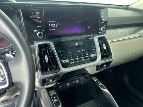 Certified 2023 Kia Sorento EX FWD image 27