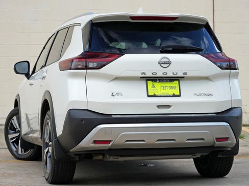 Used 2023 Nissan Rogue Platinum FWD image 5