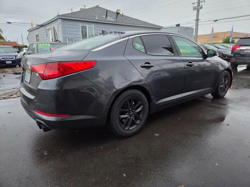 Used 2011 Kia Optima LX image 4