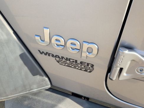 Used 2020 Jeep Wrangler Unlimited Sport S image 36