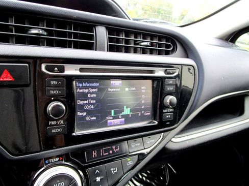 Used 2015 Toyota Prius C Two image 3