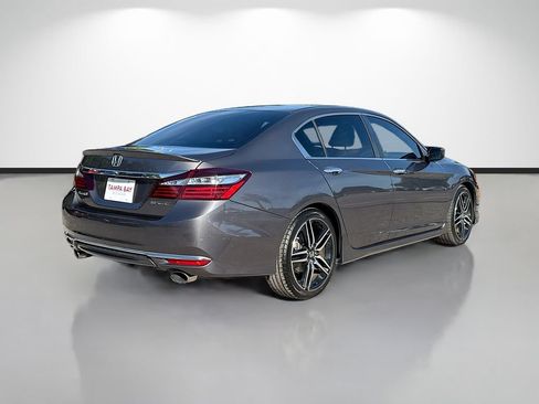 Used 2017 Honda Accord Sport image 3