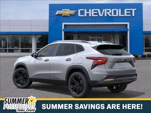 New 2026 Chevrolet Trax ACTIV w/ Sunroof Package FWD image 3