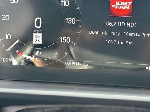 Used 2024 Land Rover Discovery Dynamic SE image 28