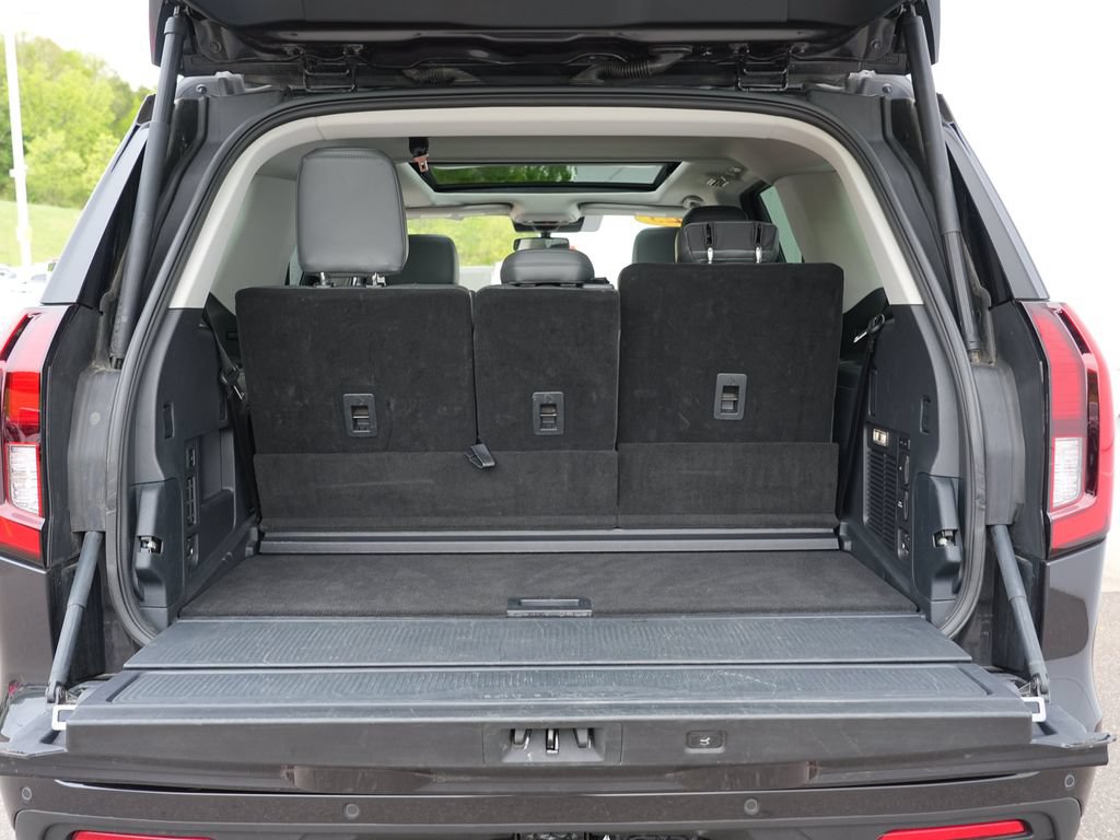 Used 2025 Ford Expedition Active AWD/4WD image 29