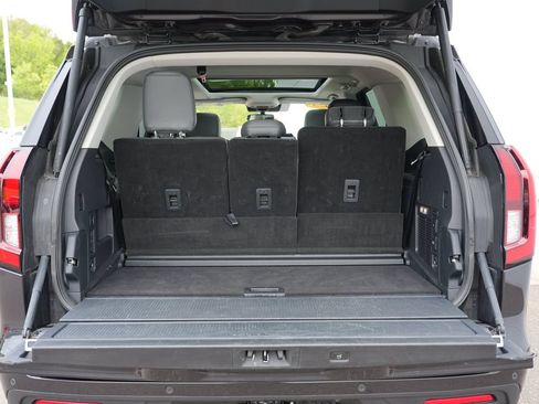 Used 2025 Ford Expedition Active AWD/4WD image 29
