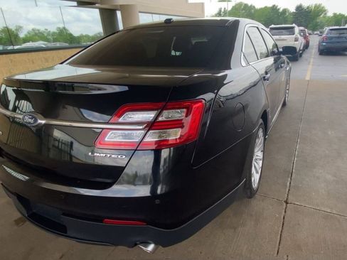 Used 2018 Ford Taurus Limited image 5