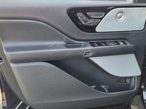 New 2025 Lincoln Aviator Black Label image 12