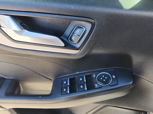 Used 2021 Ford Escape SE w/ SE Sport Appearance Package image 15