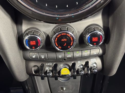 Certified 2024 MINI Cooper SE w/ Signature Upholstery Package FWD image 22