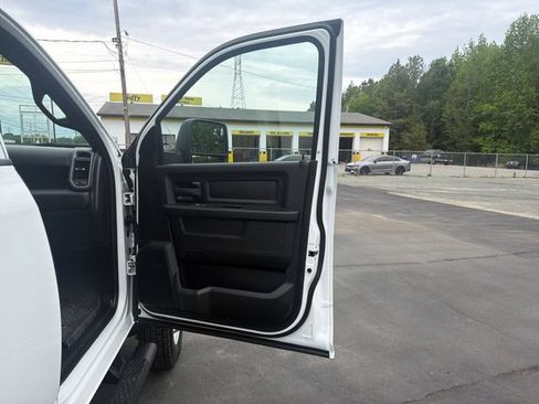 Used 2024 RAM 5500 Tradesman w/ Chrome Appearance Group AWD/4WD image 24