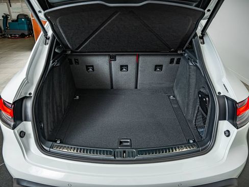 New 2026 Porsche Macan AWD/4WD image 42
