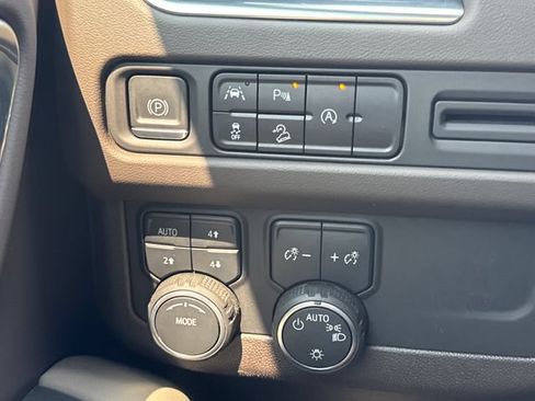Used 2023 Chevrolet Tahoe Z71 AWD/4WD image 28
