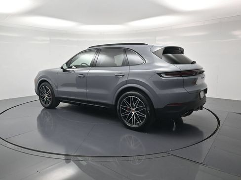 Certified 2026 Porsche Cayenne S w/ Premium Package Plus AWD/4WD image 3