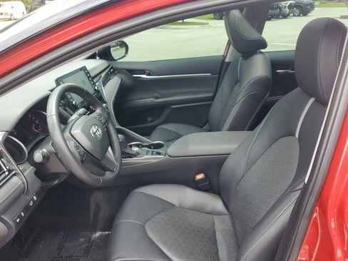 Used 2024 Toyota Camry XSE FWD image 15