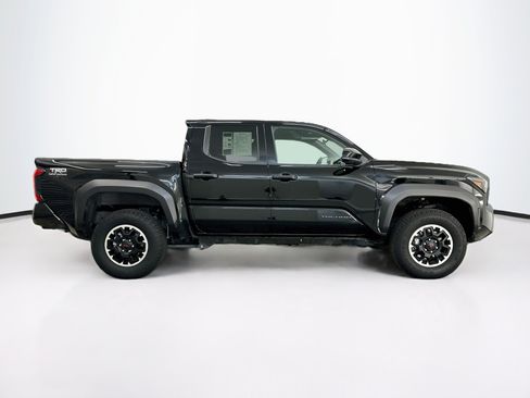 Used 2025 Toyota Tacoma TRD Off-Road AWD/4WD image 10
