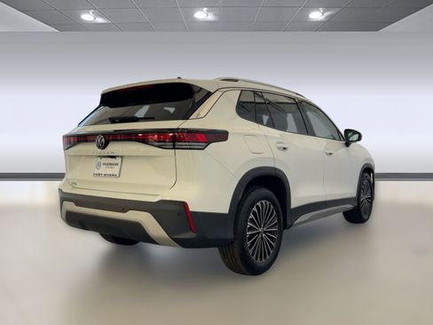 New 2026 Volkswagen Tiguan S FWD image 9