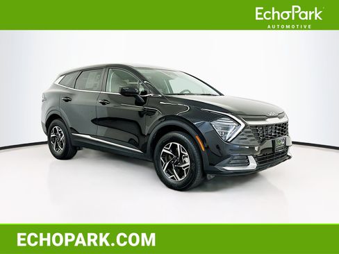 Used 2025 Kia Sportage LX image 1