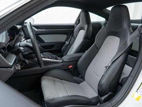 Certified 2024 Porsche 911 Carrera S RWD image 5