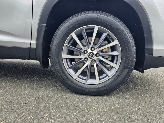 Used 2019 Toyota Highlander XLE AWD/4WD image 9