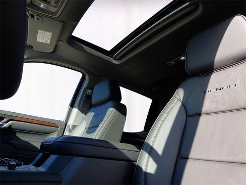 New 2026 GMC Sierra 1500 Denali w/ Denali Reserve Package image 9