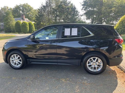 Used 2022 Chevrolet Equinox LT image 2