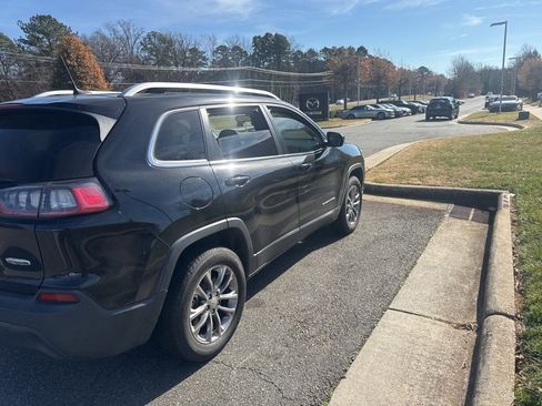 Used 2020 Jeep Cherokee Latitude Plus w/ Cold Weather Group image 4