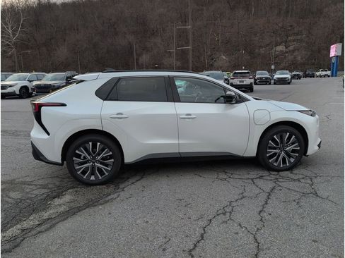 New 2026 Subaru Solterra image 9