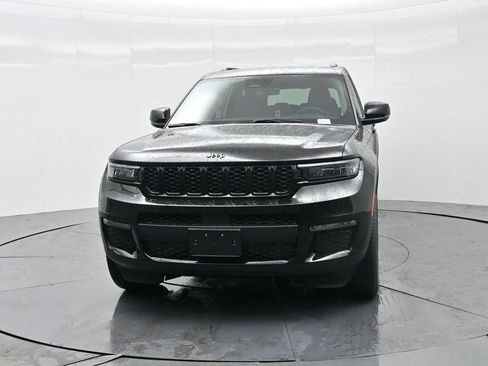 New 2025 Jeep Grand Cherokee L Limited w/ Black Appearance Package image 8