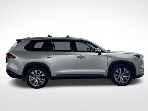 Used 2024 Toyota Grand Highlander Limited image 11