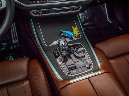 Used 2022 BMW X7 xDrive40i w/ M Sport Package image 32